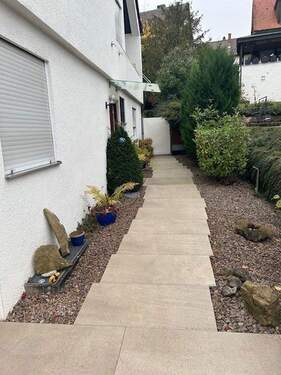 Weg zum Eingang - Doppelhaushälfte mit 126,00 m&sup2; in Heilbronn zum Kaufen