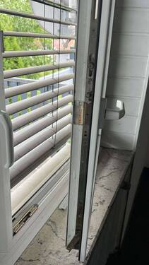 Kunststofffenster mit Raffstor - 