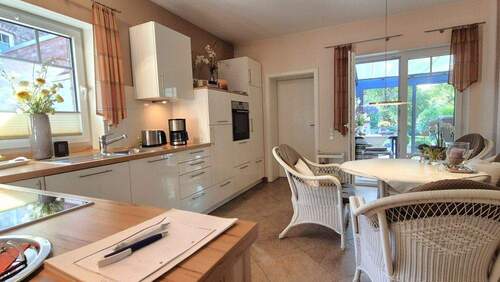 Küche mit Zugang zum Sommergarten - 