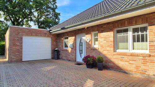 Auffahrt - 4 Zimmer Bungalow in Rhauderfehn / Collinghorst