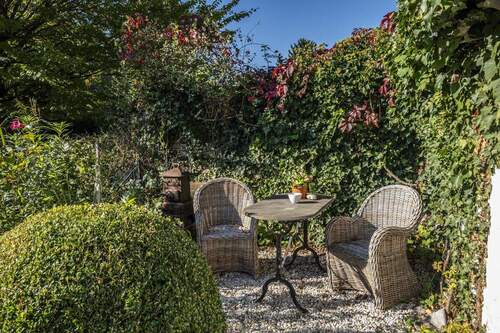 romantische Ecken im Garten - 