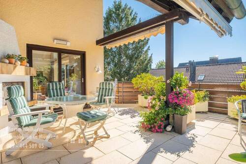 Überdachter Freisitz - 7 Zimmer Etagenwohnung in München