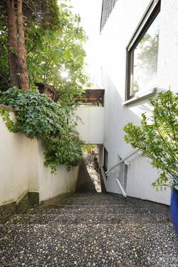 Aufgang Hauseingang - 7 Zimmer Doppelhaushälfte zum Kaufen in Leimen