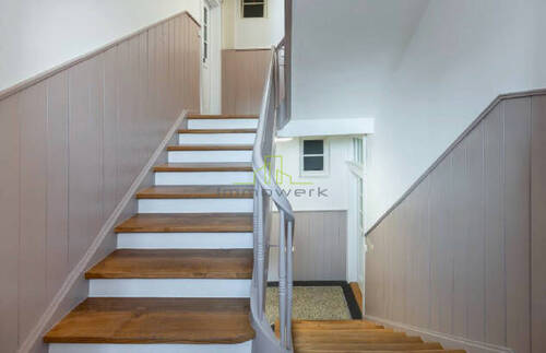 Treppenhaus - 6 Zimmer Etagenwohnung zum Kaufen in Augsburg / Zentrum