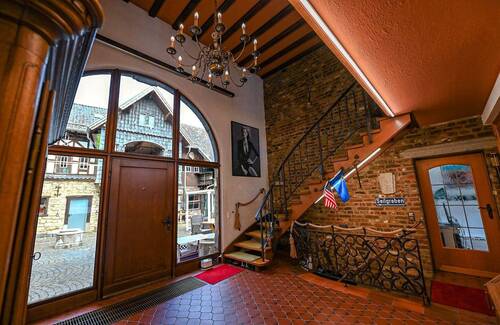 Großzügiger Entré Wohnhaus - 