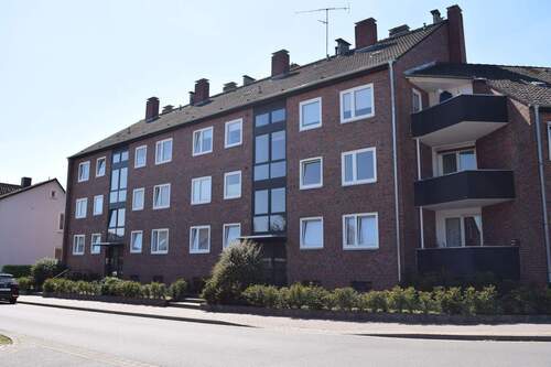 Außenansicht - Moderne, komplett renovierte 3-Zimmer-Wohnung mit viel Tageslicht und Balkon