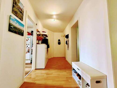 Diele - 3 Zimmer Etagenwohnung zum Kaufen in Essen