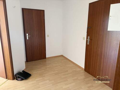 Flur. - Etagenwohnung mit 58,00 m&sup2; in Zörbig zur Miete