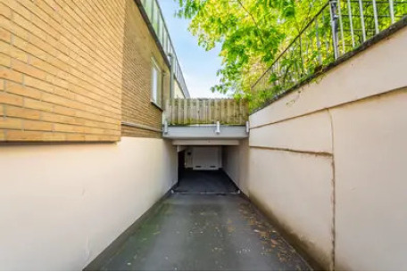Tiefgaragenzugang - 