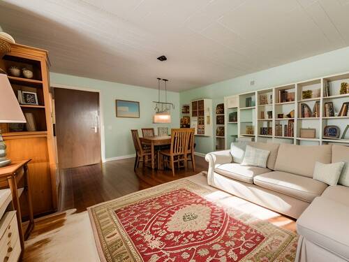 Wohnzimmer - Homestaging - Familienfreundliches Zuhause in leichter Höheläge - Stilvolles Wohnen mit Ausblick!