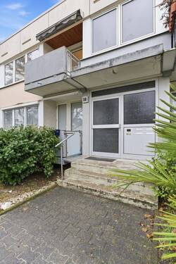 Alexander Immobilien - 4 Zimmer Etagenwohnung in Dormagen