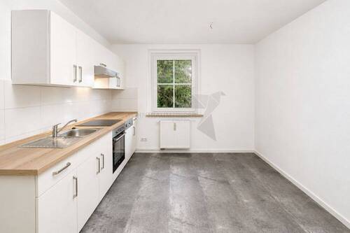 Wohnküche mit Einbauküche - 2 Zimmer Etagenwohnung zur Miete in Chemnitz
