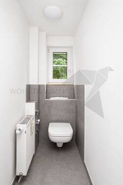 separates WC mit Fenster - 