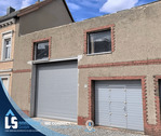 Ansicht - Garage mit großzügigem Grundstück