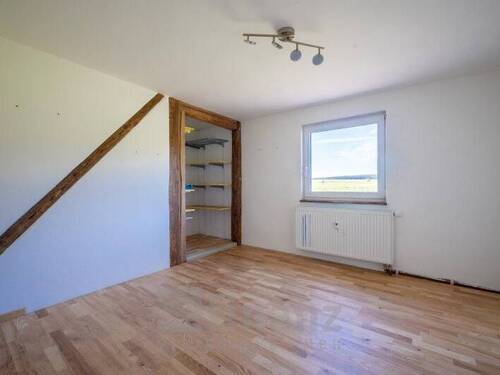 Kind 1 1 OG Bauernhaus - 