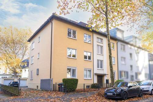 Außenansicht - Attraktives Mehrfamilienhaus in Bochum-Ehrenfeld - 6 Wohnungen und 3 Garagen zu verkaufen!