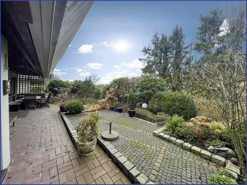 Bild 1 - Repräsentative Terrassenwohnung in Mülheim-Holthausen mit Doppelgarage!