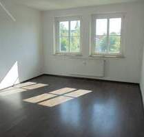Lutherstr. 3-Raum Wohnung mit Laminat und Balkon in Zentrumsnähe - Chemnitz Lutherviertel
