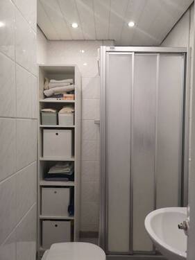neutral gestaltetes Bad - Etagenwohnung mit 46,00 m&sup2; in Erlangen zum Kaufen