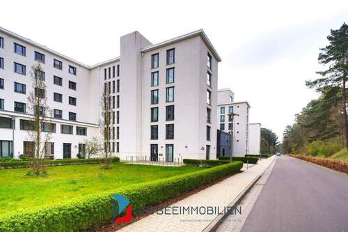 Straße v. d. Haus Rchtg. Binz - 