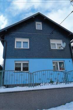 Hausansicht - 6 Zimmer Einfamilienhaus zum Kaufen in Sachsenbrunn