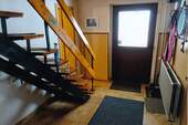 EG Flur mit Treppe - 
