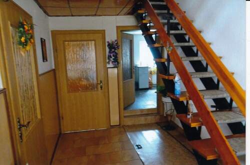 EG Flur mit Treppe - 