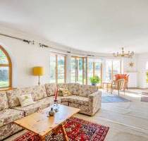 Gute Infrastruktur trifft auf ruhige Lage - Exklusives Architektenhaus mit 790 m² Grundstücksfläche - Neubiberg