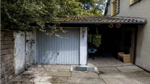 Garage / Eingangsbereich - 