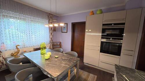 Küche rechts mit Elektro - 