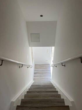 Treppe EG - 4 Zimmer Doppelhaushälfte in Hamburg