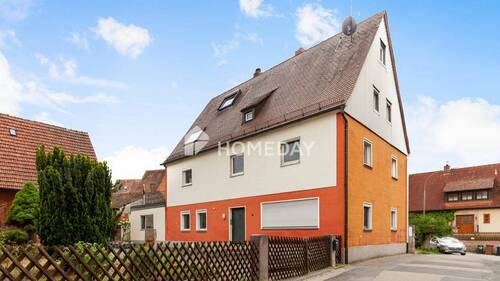 Außenansicht 1 - 1 Zimmer Mehrfamilienhaus, Wohnhaus zum Kaufen in Cadolzburg