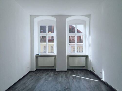 Raum 2 - helles Büro mit Aufzug in OG 2, Lange Straße nach Süden