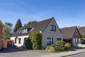 Außenansicht - 7 Zimmer Mehrfamilienhaus, Wohnhaus zum Kaufen in Heide