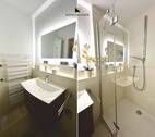 Modernes Duschbad in der Wohnung - 