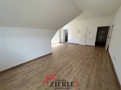 2_Wohnzimmer (2) - 2 Zimmer Etagenwohnung zur Miete in Uhingen