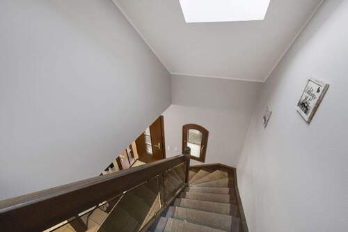 Eingangsbereich - 7 Zimmer Einfamilienhaus zum Kaufen in Halle