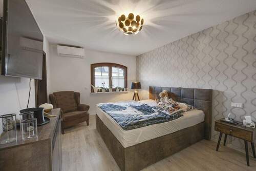 Schlafzimmer EG - 