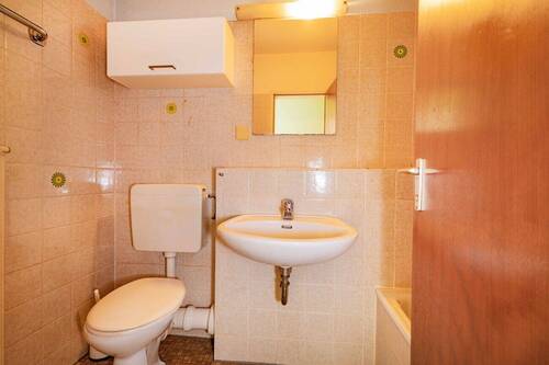 Badezimmer - Etagenwohnung mit 32,70 m² in Freiburg im Breisgau zum Kaufen