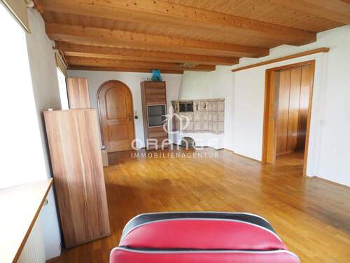 Wohnzimmer - 5 Zimmer Mehrfamilienhaus, Wohnhaus zum Kaufen in Niederstotzingen