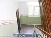 Treppenhaus - 1 Zimmer Mehrfamilienhaus, Wohnhaus zum Kaufen in Werdau