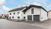 Außenansicht 3 - Raumwunder für die ganze Familie: Gepflegtes EFH mit Garage und moderner Fernwärme in Perbing