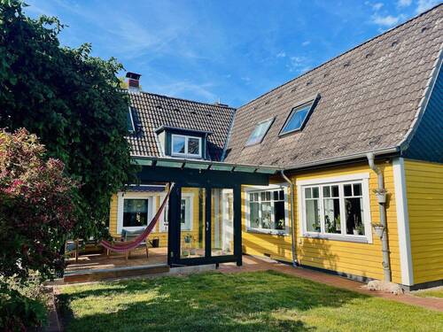 Massivhaus im Skandi-Stil - Modernisiertes Einfamilienhaus in Schnelsen: Ruhige 2. Reihe (provisionsfrei)