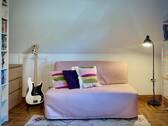 Platz für Schreibtisch & Sofa - 