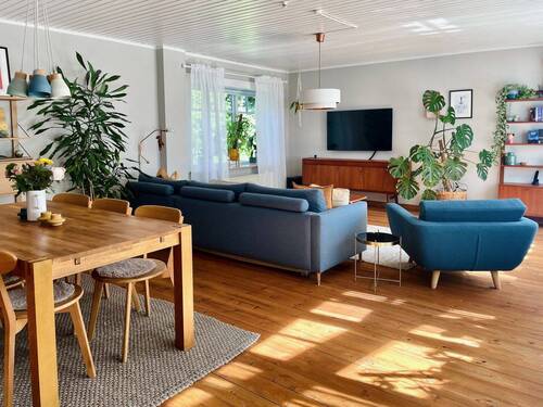 Wohnbereich, großzügig u. warm - 5 Zimmer Einfamilienhaus in Hamburg