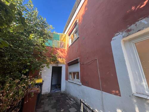 Anbau mit Balkon - Mehrfamilienhaus, Wohnhaus mit 146,00 m² in Bergheim zum Kaufen
