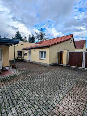 Innenhof Wohnhaus - 5 Zimmer Einfamilienhaus zum Kaufen in Wormlage