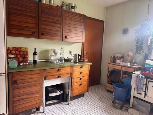 Küche mit Abstellkammer - 