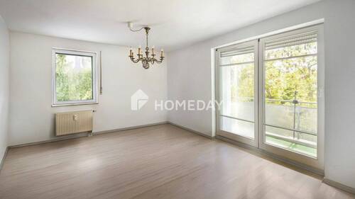 Wohnzimmer 1-1 Whg. 1 - 4 Zimmer Etagenwohnung zum Kaufen in Dresden