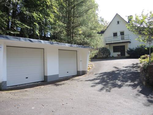 Außenansicht (Zufahrt) - 9 Zimmer Einfamilienhaus zum Kaufen in Sinntal